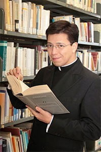 Fr. Jorge Enrique Mújica, LC