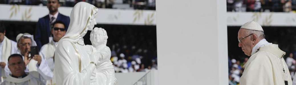 Papa Francesco Emirati Arabi Uniti, messa stadio