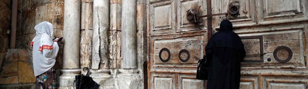 Porta Santo Sepolcro, Gerusalemme, Vangelo