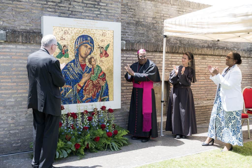 L'effigie de Notre-Dame du Perpétuel Secours , Patronne d’Haïti, installée dans les jardins du Vatican, saintsiège@diplomatie.it, le 27 juin 2025.